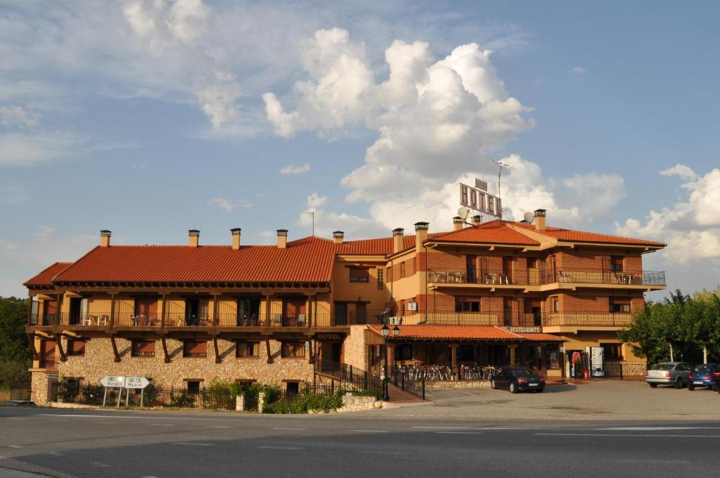 Hotel Langa Cerezo de Abajo ภายนอก รูปภาพ